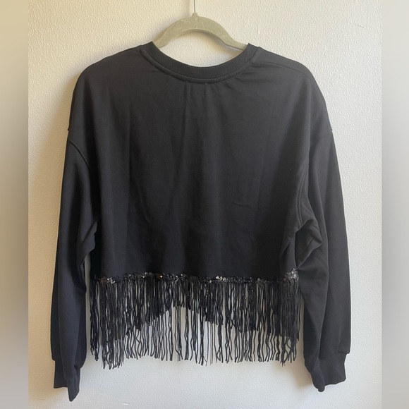 Le Lis Women’s Fringe Sequin Cropped Sweatshirt - Picture 2 of 6